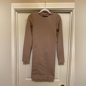 Thatcher Collection Women’s Body con Dress. Size M/L. Color light mauve